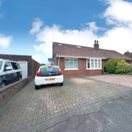 Buy this 3 bed house on Fylde View Close in Poulton-le-Fylde, FY6 8AH