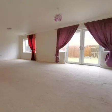 Image 3 - South Road, Stockton-on-Tees, TS20 2TB, United Kingdom - House for sale