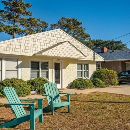 Buy this 3 bed house on 2053 Bay Drive in Kill Devil Hills, NC 27948