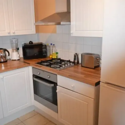 Image 1 - 10 Vicarage Park, Glyndon, London, SE18 7SU, United Kingdom - Apartment for rent