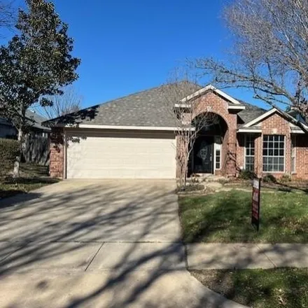 Buy this 4 bed house on 1818 Quail Hollow Drive in Grapevine, TX 76051