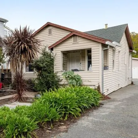 Buy this 4 bed house on 14 Octavia Street in San Rafael, CA 94901