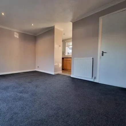 Image 3 - Martyrs Place, Bishopbriggs, G64 1UF, United Kingdom - House for rent