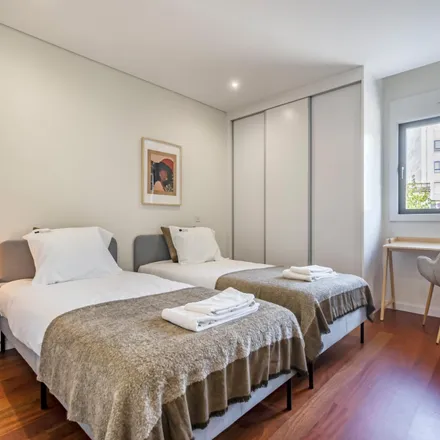 Rent this 2 bed apartment on Rua das Flores in 4050-267 Porto, Portugal