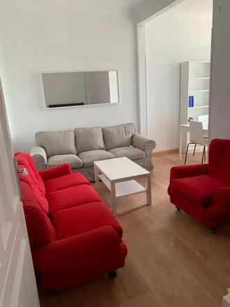 Image 4 - Paseo de la Infanta Isabel, 23, 28014 Madrid, Spain - Apartment for rent