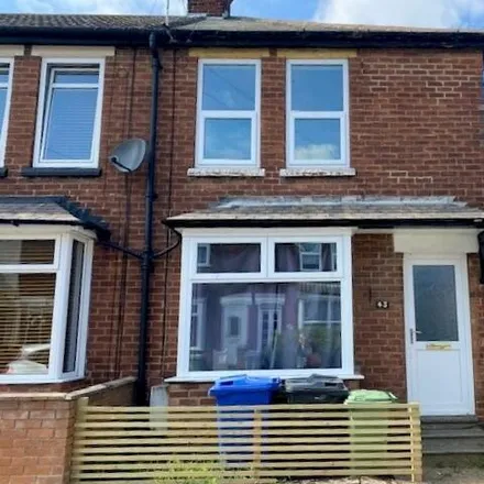 Rent this 2 bed townhouse on Bowers Avenue in Grimsby, DN31 2BG