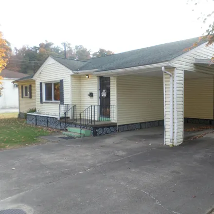 Buy this 2 bed house on 621 Handley Road in Huntington, WV 25704