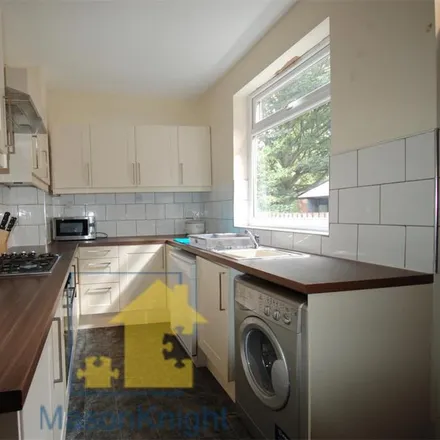 Rent this 5 bed townhouse on 938 Pershore Road in Stirchley, B29 7PU