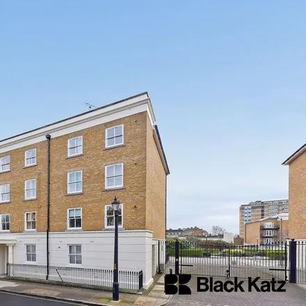 Rent this 3 bed apartment on Portland Court in Great Dover Street, Bermondsey Village