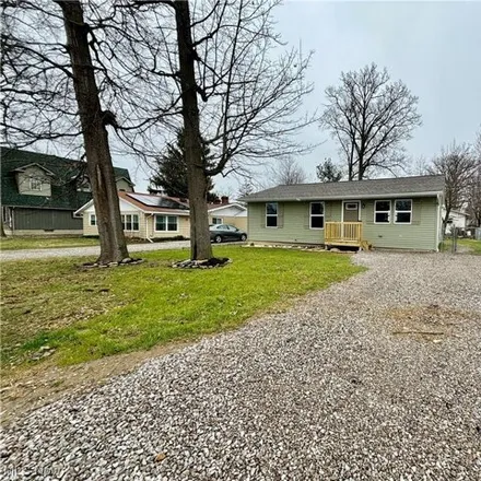 Buy this 3 bed house on 433 Essex Road in Vermilion-on-the-Lake, Vermilion