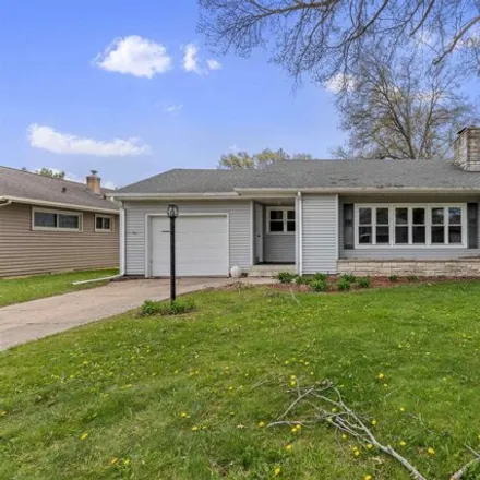 Buy this 3 bed house on 1147 Parkwood Avenue in Rockford, IL 61107