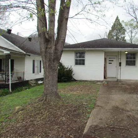 Buy this 2 bed house on 161 South Plum Street in Irvine, KY 40336