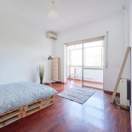 Rent this 5 bed room on Pau de Canela in Praça Capitães de Abril, 2805-101 Almada