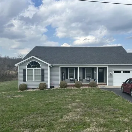 Buy this 3 bed house on 1008 West Oliver Street in Scottsville, KY 42164