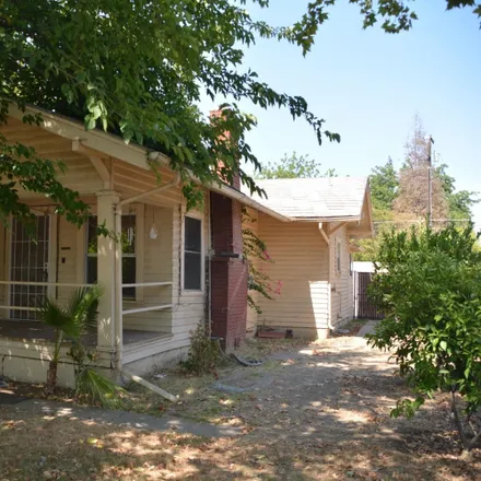 Buy this 2 bed house on 415 North C Street in Madera, CA 93638