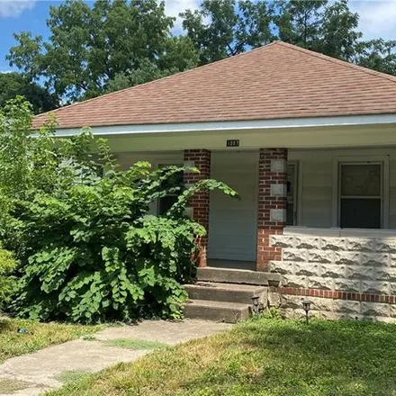 Image 1 - 1007 South Hocker Street, Independence, MO 64050, USA - House for sale
