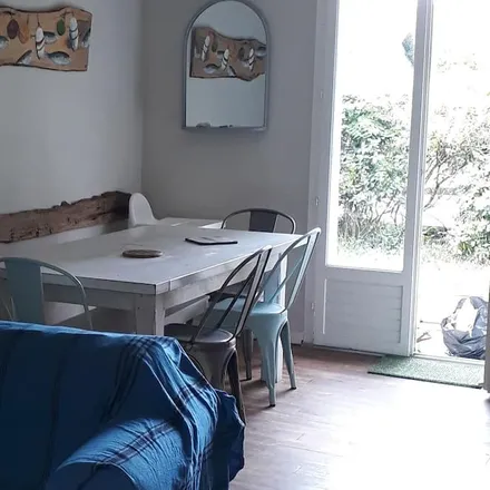 Rent this 4 bed house on 33740 Arès