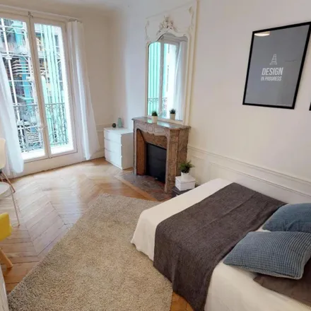 Rent this 5 bed room on 24 Rue du Renard in 75004 Paris, France