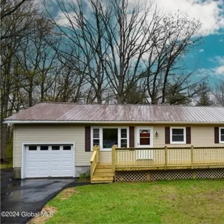 Buy this 4 bed house on 15 Birchwood Court in North Ballston Spa, Milton