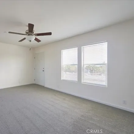 Image 8 - 9899 Crystal Aire Road, Piñon Hills, CA 92372, USA - Apartment for sale
