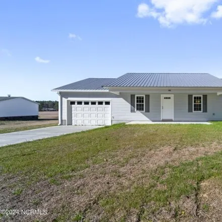 Buy this 3 bed house on 108 Cooper Rd in Richlands, North Carolina