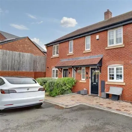 Buy this 3 bed duplex on Daffodil Drive in Lichfield, WS13 8NX