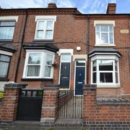 Rent this 3 bed townhouse on Avenue Road Extension in Leicester, LE2 6EG