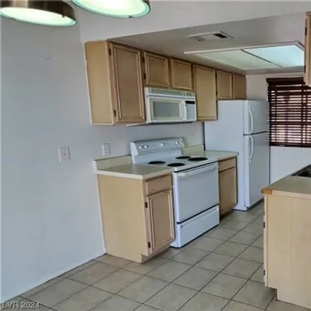 Image 4 - 5349 Rod Court, Whitney, NV 89122, USA - Condo for rent