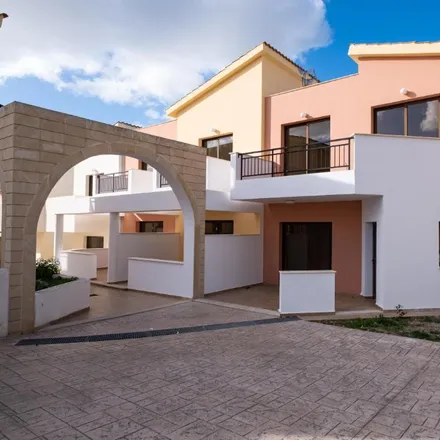 Image 1 - Paphos Municipality, Paphos District, Cyprus - House for sale