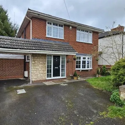 Rent this 4 bed house on Douglas Road in Halesowen, B62 9HS