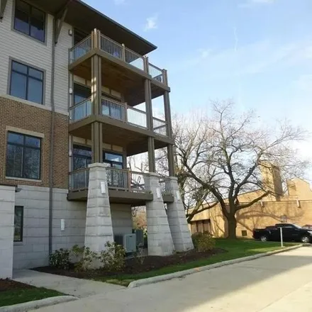 Buy this 2 bed condo on Cleveland Heights Fire Station No. 1 in Mayfield Road, Cleveland Heights