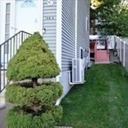 Image 7 - 166 Houghton Street, Massasoit, Worcester, MA 01655, USA - House for rent