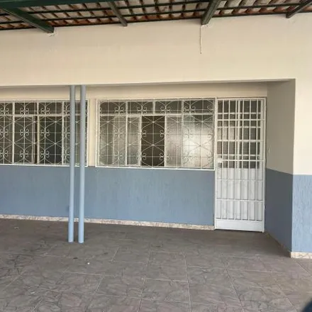 Rent this 3 bed house on QNG 34 in Taguatinga - Federal District, 72130-300