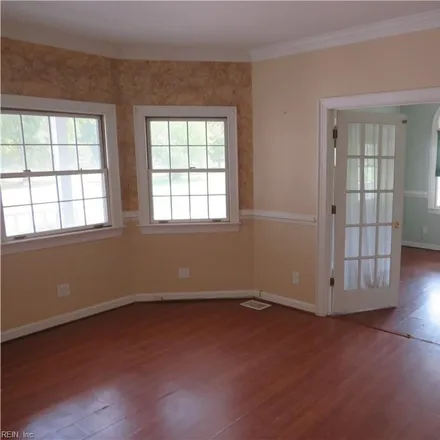 Image 7 - 1601 Saint Brides Road West, Chesapeake, VA 23322, USA - House for sale