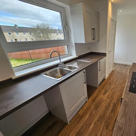 Image 3 - Briar Bank, Lesmahagow, ML11 0AT, United Kingdom - Townhouse for rent