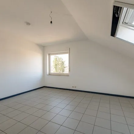 Rent this 3 bed apartment on Mainzer Straße 7 in 65428 Rüsselsheim am Main, Germany