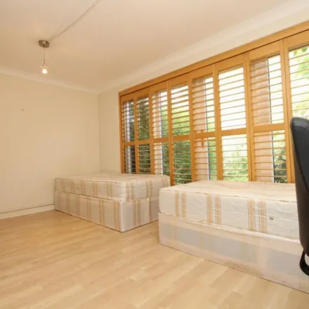 Image 5 - Ropemaker Road, Surrey Quays, London, SE16 6QG, United Kingdom - Apartment for rent