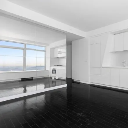 Buy this 1 bed condo on The Washington New York City in 8 Albany Street, New York