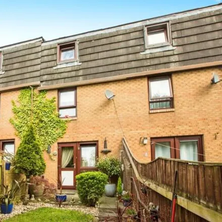 Buy this 3 bed townhouse on Holborn Court in Bradford, BD12 0DD