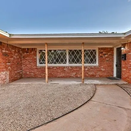 Image 3 - 2126 65th Street, Lubbock, TX 79412, USA - House for sale