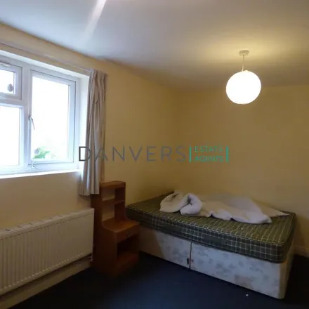 Rent this 6 bed apartment on Windermere Street in Leicester, LE2 7GU