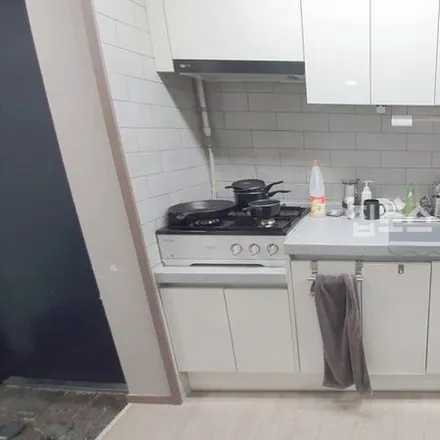 Rent this 2 bed apartment on 서울특별시 강남구 역삼동 690-17