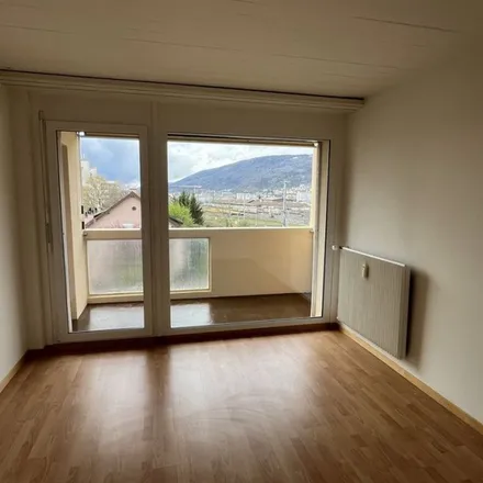 Rent this 3 bed apartment on Rue de Mâche / Mettstrasse 67 in 2504 Biel/Bienne, Switzerland