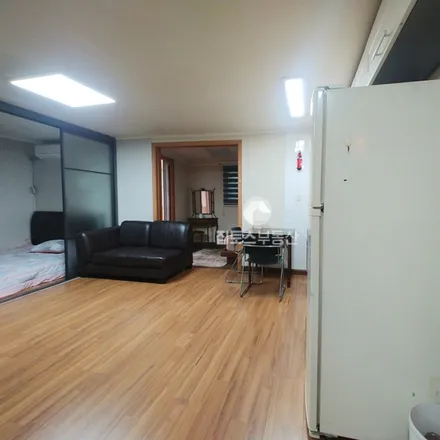 Rent this 2 bed apartment on 서울특별시 강남구 대치동 896-14