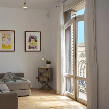 Rent this 2 bed apartment on ONCE in Plaça de la Reina, 46001 Valencia