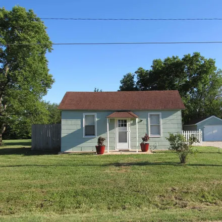 Buy this 2 bed house on 909 Brant Street in Osage City, KS 66523