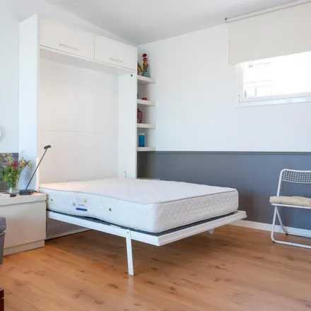 Rent this studio apartment on Carrer d'Àgata Badia i Puig-rodon in 35, 08012 Barcelona