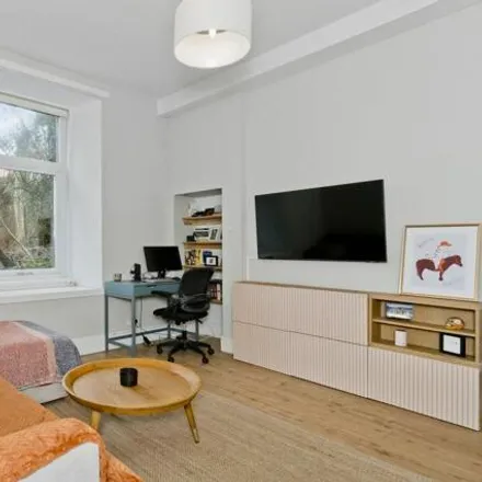 Image 2 - 19 Westfield Road, City of Edinburgh, EH11 2QT, United Kingdom - Apartment for sale