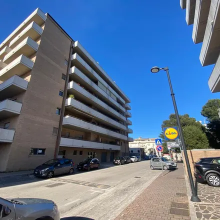 Image 4 - Via Socrate 8, 65127 Pescara PE, Italy - Apartment for rent