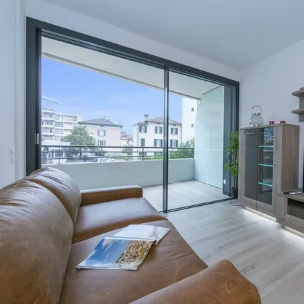 Rent this 1 bed apartment on Via Luigi Taddei 1 in 6962 Lugano, Switzerland